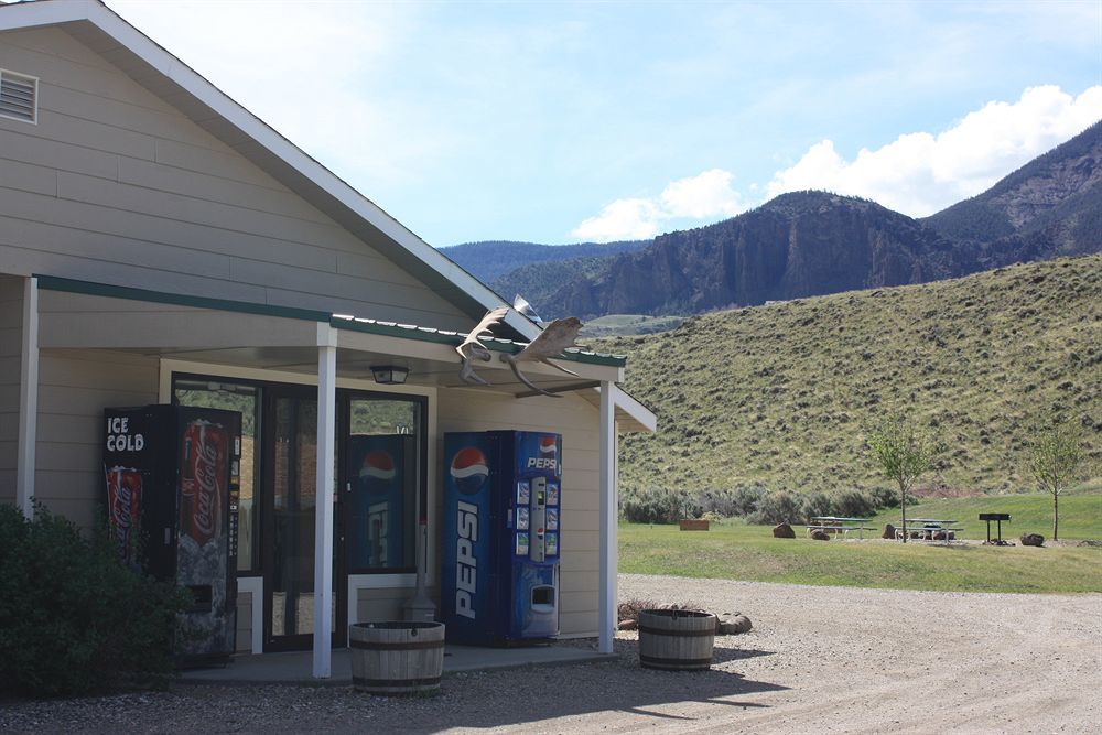 Green Creek Inn And Rv Park Wapiti Exterior photo