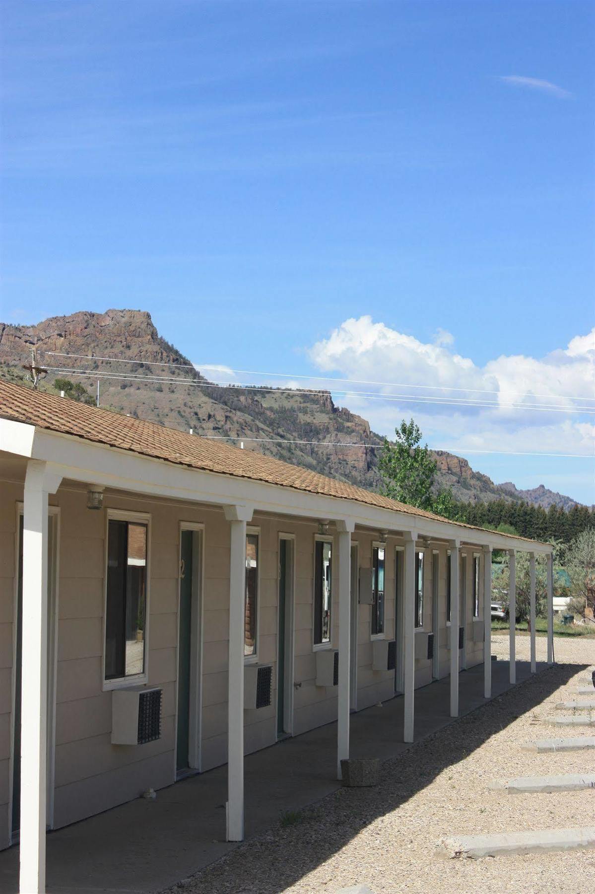 Green Creek Inn And Rv Park Wapiti Exterior photo