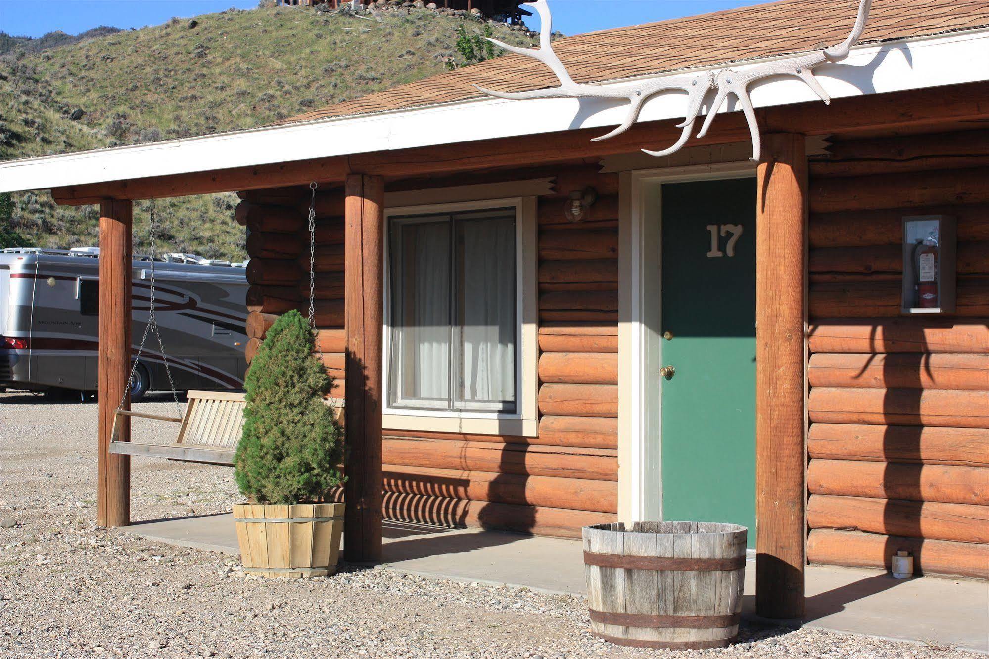 Green Creek Inn And Rv Park Wapiti Exterior photo